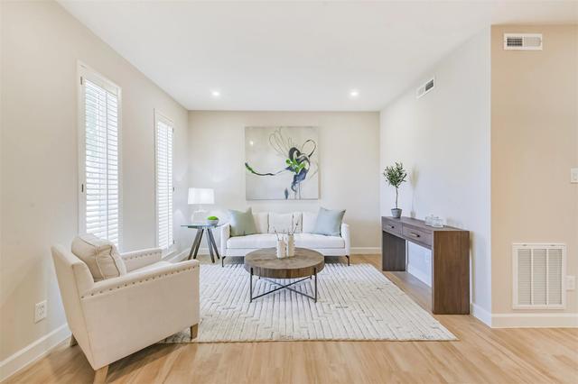 1300 Augusta Dr #24, Houston, TX 77057