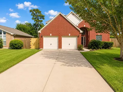 619 Harbor Mist Dr, Crosby, TX 77532