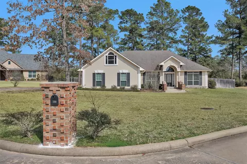 300 Deer Trace Blvd, Diboll, TX 75941