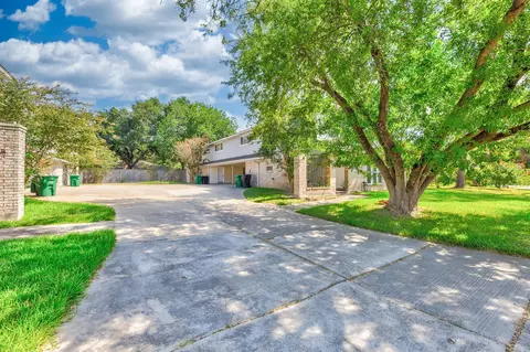 10810 Sugar Hill Dr, Houston, TX 77042