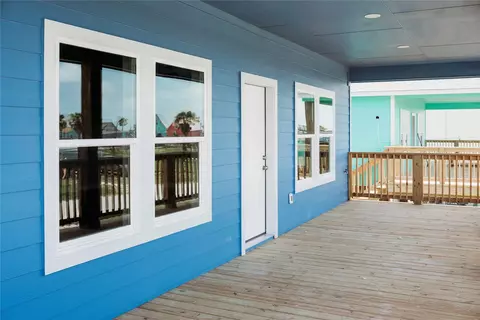 Exterior - 528 Thunder Rd, Surfside Beach, TX 77541 photo 2 of 3