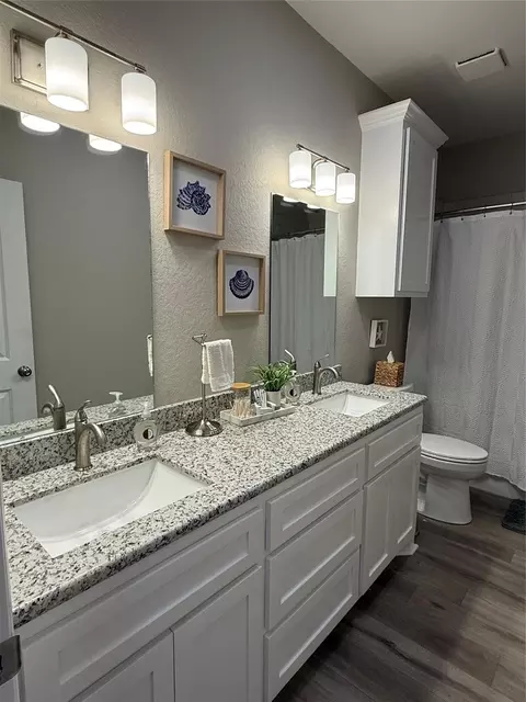 Bath - 528 Thunder Rd, Surfside Beach, TX 77541 photo 2 of 4