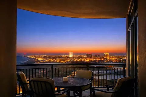 801 E Beach Dr #TW2212, Galveston, TX 77550