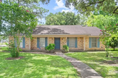 2001 Lamar Dr, Richmond, TX 77469