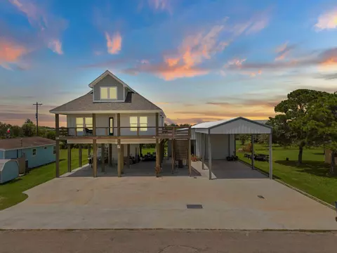 29 Rabbit Dr, Port O'connor, TX 77982