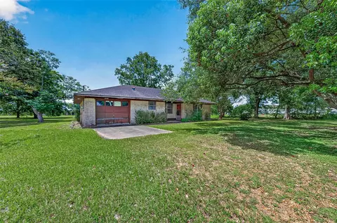 11109 Needville Fairchilds Rd, Needville, TX 77461