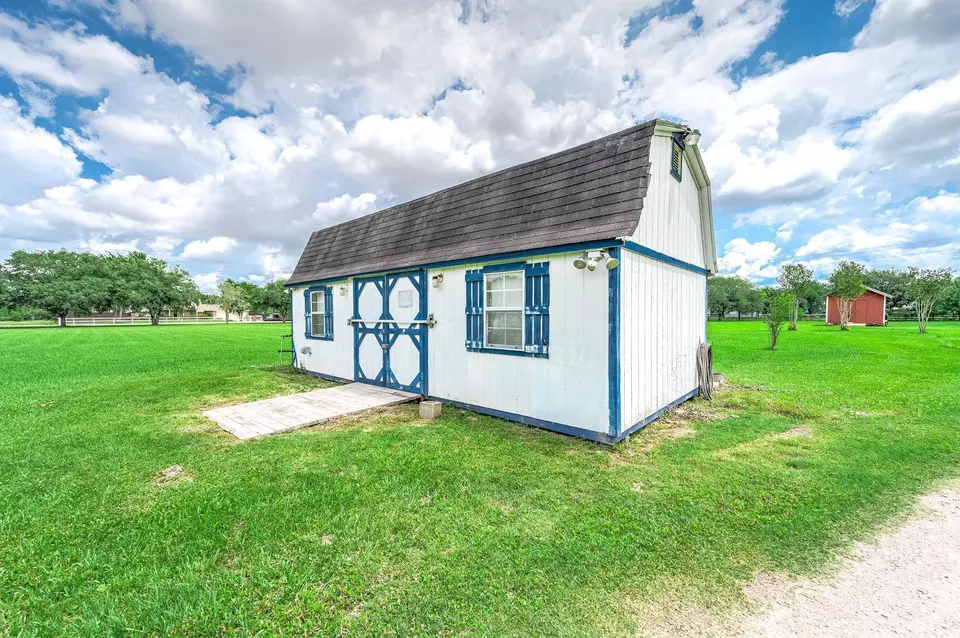  6607 S Mallard Dr, Fulshear, TX 77441 photo 8