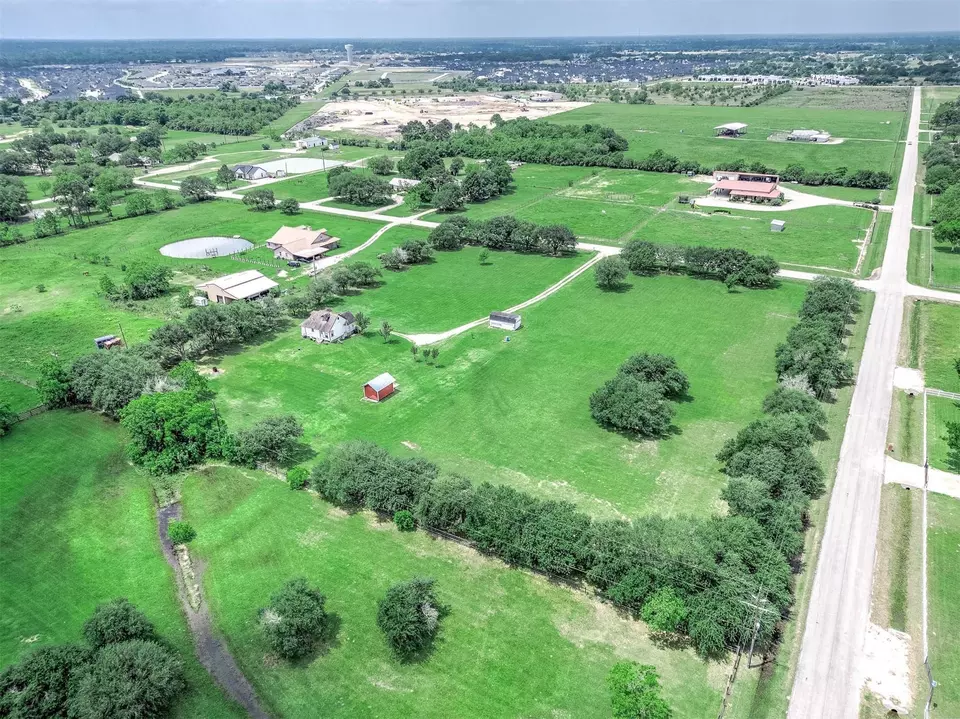  6607 S Mallard Dr, Fulshear, TX 77441 photo 1