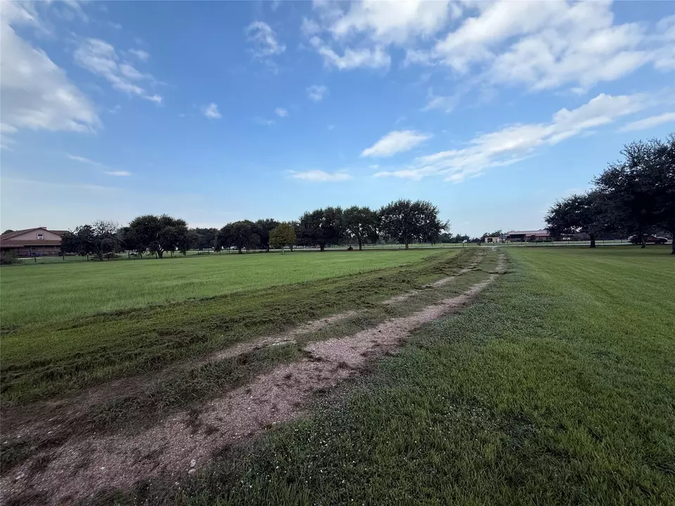  6607 S Mallard Dr, Fulshear, TX 77441 photo 13