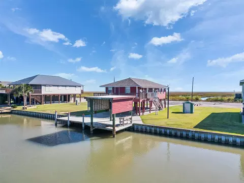 4062 Fm-2031 Beach Rd, Matagorda, TX 77457