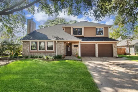 15438 Woodhorn Dr, Houston, TX 77062