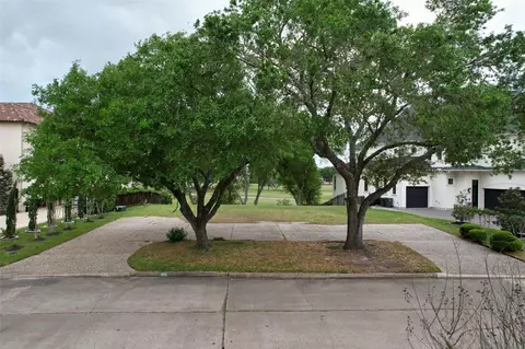 602 Sugar Creek Blvd, Sugar Land, TX 77478