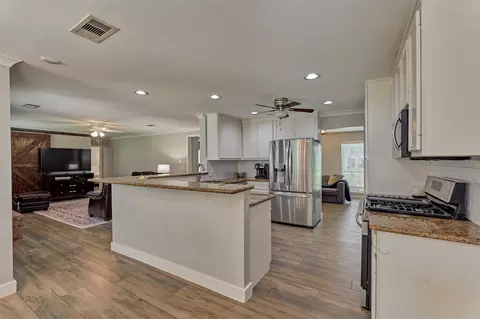 Kitchen - 6515 Glenhill Dr, Spring, TX 77389 photo 2 of 3