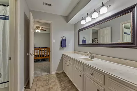 Bath - 6515 Glenhill Dr, Spring, TX 77389 photo 6 of 8