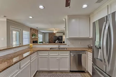 Kitchen - 6515 Glenhill Dr, Spring, TX 77389 photo 3 of 3