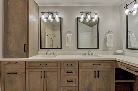 Bath - 6515 Glenhill Dr, Spring, TX 77389 photo 3 of 8