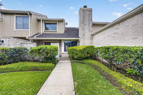 2340 Woodland Park Dr #113, Houston, TX 77077