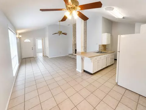 Living - 3105 Oak Rock Cir, Spring, TX 77373 photo 2 of 2