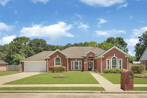 110 Regal Ln, Liberty, TX 77575