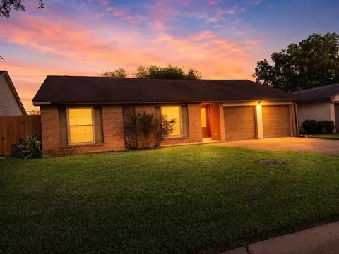 5415 Timpani Dr, Friendswood, TX 77546