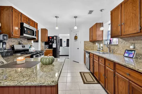 Kitchen - 3402 Crystal Dove Dr, Spring, TX 77388 photo 2 of 4