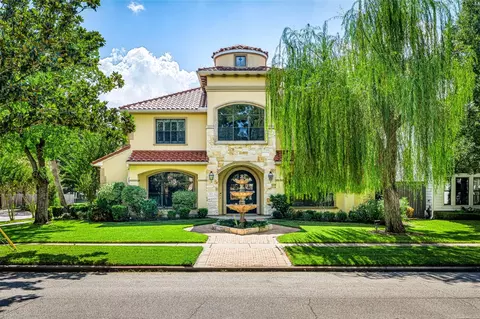4601 Birch St, Bellaire, TX 77401