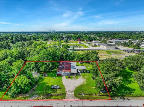 132 Hambrick Rd, Houston, TX 77060