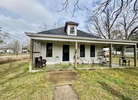 188 Elm St, Blessing, TX 77419