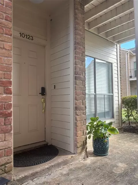 10123 Waterstone Dr #39, Houston, TX 77042