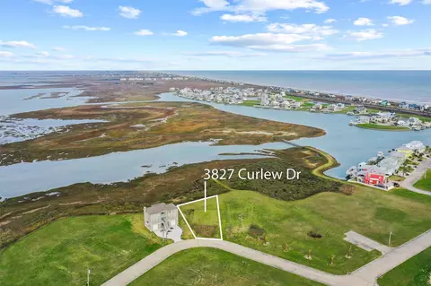 3827 Curlew Dr, Galveston, TX 77554