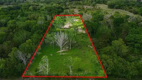 7600 Hacker Rd, Hitchcock, TX 77563
