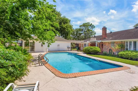 5622 Long Creek Ln, Houston, TX 77088