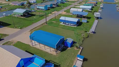 147 County Road 202, Sargent, TX 77414
