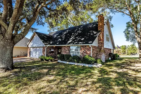 14 Westwood Dr W, Trinity, TX 75862