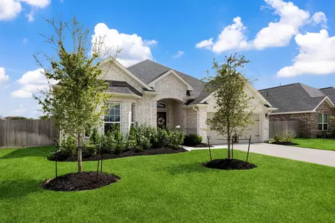 12014 Champions Forest Dr, Mont Belvieu, TX 77535