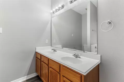 Bath - 2222 Valley View Xing, Conroe, TX 77304 photo 2 of 4