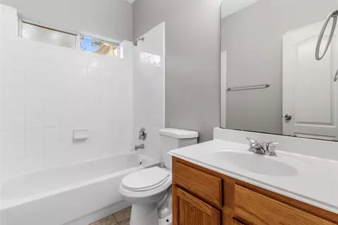 Bath - 2222 Valley View Xing, Conroe, TX 77304 photo 4 of 4
