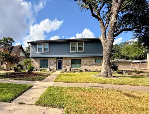 8119 Silent Cedars Dr, Houston, TX 77095