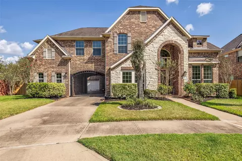 5626 Valley Country Ln, Sugar Land, TX 77479