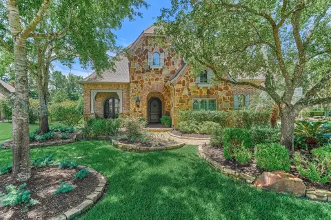 66 S Player Manor Cir, The Woodlands, TX 77382