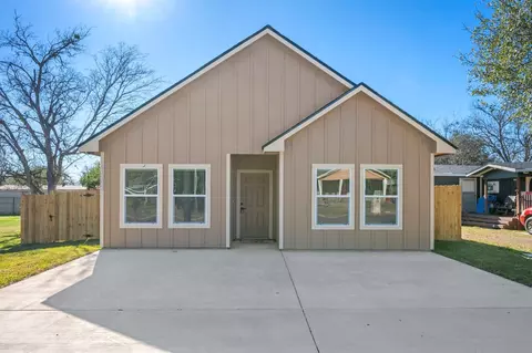 1505 Red Oak St, Bryan, TX 77803