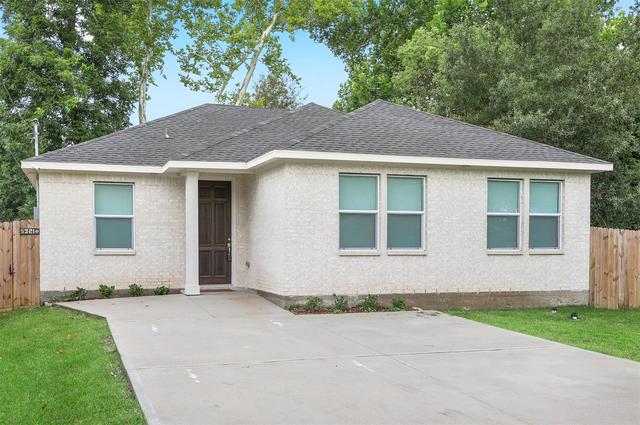 5921 Jackson Ln, Texas City, TX 77591