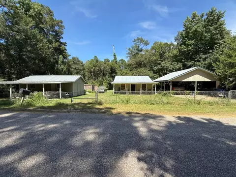 30 Vivian Ln, Shepherd, TX 77371