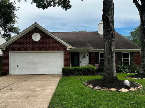 4005 Spring Meadow Dr, Pearland, TX 77584
