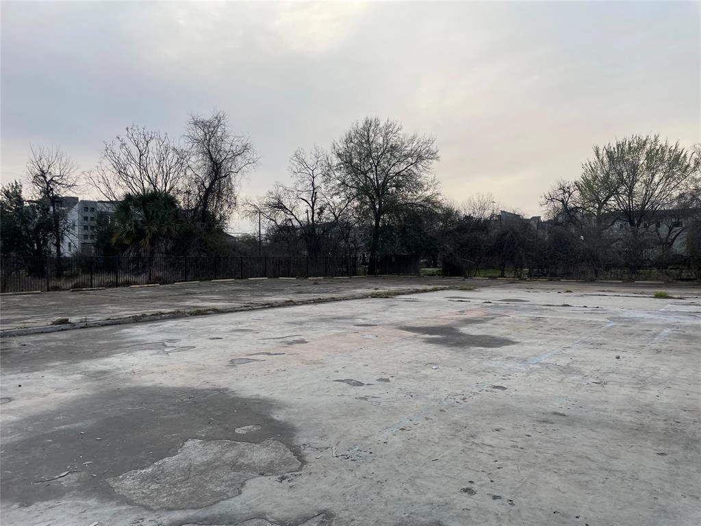 3402 Emancipation Ave  