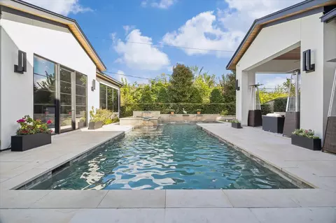 212 E Cowan Dr, Houston, TX 77007