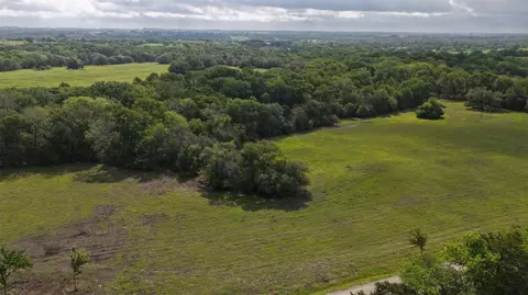 2 Baranowski Rd, Brenham, TX 77833 photo 4