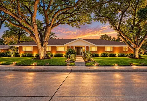 3641 Deal St, Houston, TX 77025