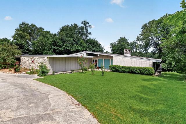 182 N Burnett Dr, Baytown, TX 77520