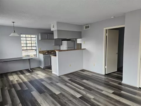 2750 Holly Hall St #702, Houston, TX 77054